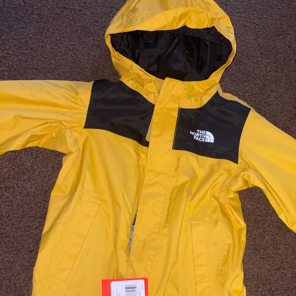 BRAND NEW North Face windbreaker